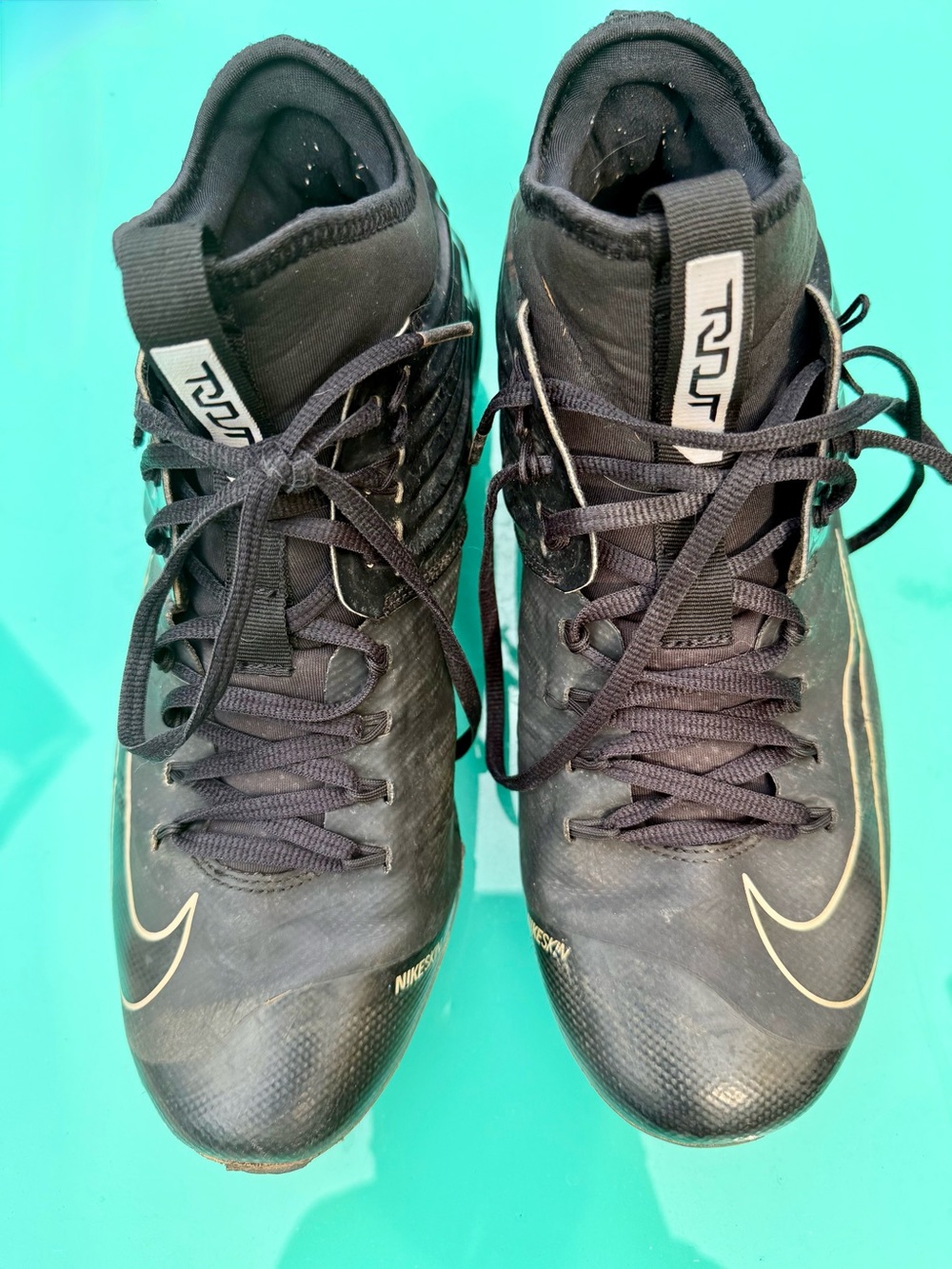 Nike Mike Trout Men’s Black Baseball Shoes with metal cleats